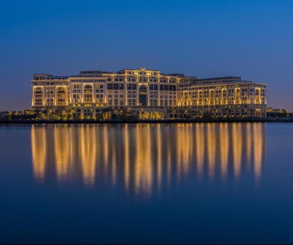 فندق بلازو فيرساتشي دبي